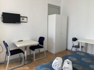 TV a/nebo společenská místnost v ubytování Beaconsfield Lodge Motel