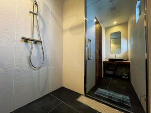 Ένα μπάνιο στο CHULAX OKINAWA YOMITAN【Designer Condominium Hotel】 +37 φωτογραφίες