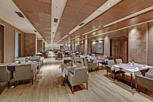 Restaurace v ubytování Wyndham Ahmedabad Shela