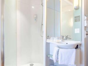 Kamar mandi di ibis budget Basel City