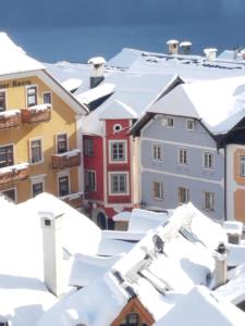 Obiekt Gasthof Simony Hallstatt B&B zimą