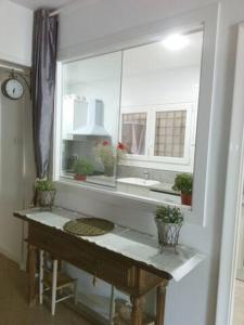 Fotografie z fotogalerie ubytování PETITE CHAMBRE D'HÔTES LITS SUPERPOSES avec SALLE DE BAINS PRIVEE CHEZ CATHERINE A REUS v destinaci Reus
