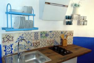 Una cocina o zona de cocina en Casas Rurales Lagunas de Ruidera - Piscina