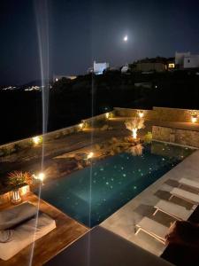 Bazén v ubytovaní Blue Orchid Villa Mykonos alebo v jeho blízkosti
