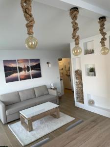 A seating area at Apartment inside the wave II studio