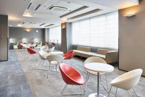 Posezení v ubytování MYSTAYS Shin Urayasu Conference Center