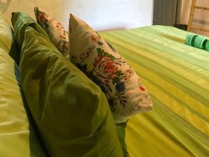 Baan Suanthip Homestay - Aoluek Natural Retreat的休息区