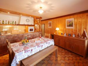 Posezení v ubytování Domaine de Bellevue Gîte du Mont Poupet