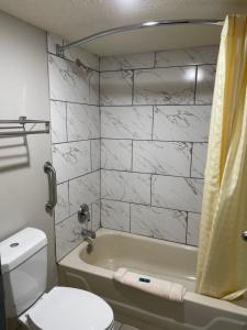 Ένα μπάνιο στο Stockbridge Inn +27 φωτογραφίες