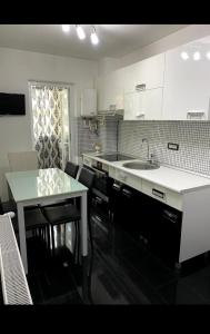 Η κουζίνα ή μικρή κουζίνα στο Apartament Nicolas