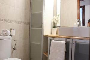 Kúpeľňa v ubytovaní Apartamento centro paseo maritimo