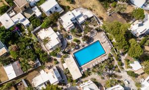 an overhead view of a swimming pool in a residential estate at Hotel La Sciara in Stromboli