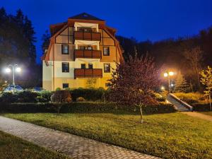 Vonkajšia záhrada v ubytovaní Apartament Klaudia Polanica-Zdrój