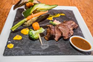 Makanan di atau berdekatan inn ini