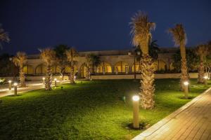 Zahrada ubytování Dhafra Beach Hotel