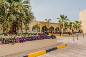 Zdjęcie z galerii obiektu Dhafra Beach Hotel w mieście Jebel Dhanna