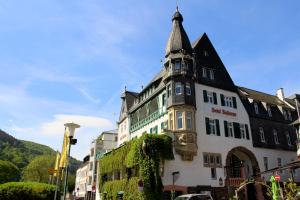 Photo de la galerie de l'établissement Mosel-Loggia - Luxusapartment -Terrass - Klimaanlage, à Traben-Trarbach