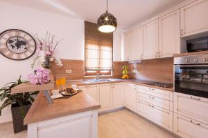 Köök või kööginurk majutusasutuses Villa Aria
