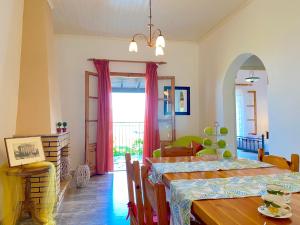 Gallery image of Villa Marialetta St Stephanos with private pool by DadoVillas in Agnítsini