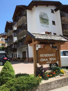 Budova, kde se aparthotel nachází