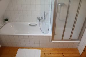 Ein Badezimmer in der Unterkunft Appartementhotel Blomberger Hof