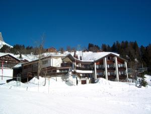 Hotel Restaurant Cristal v zimě