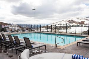Black Rock Mountain Resort tesisinde veya buraya yakın yüzme havuzu