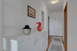 Fotografia z galérie ubytovania Apartment PINE FINE with FREE PARKING v destinácii Makarska