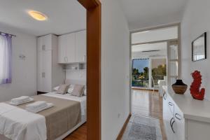 Posteľ alebo postele v izbe v ubytovaní Apartment PINE FINE with FREE PARKING