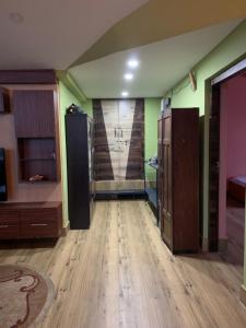 Gallery image of Peaceful 2BHK Entire Apartment in Bhairahawa with AC, Kitchen & Fast Internet in Bhairāhawā
