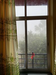 Gallery image of Peaceful 2BHK Entire Apartment in Bhairahawa with AC, Kitchen & Fast Internet in Bhairāhawā