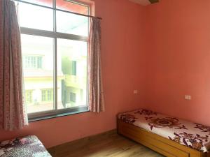 Gallery image of Peaceful 2BHK Entire Apartment in Bhairahawa with AC, Kitchen & Fast Internet in Bhairāhawā
