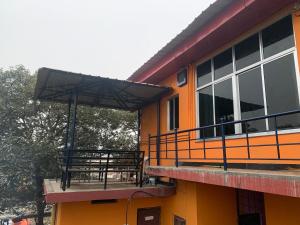 Gallery image of Peaceful 2BHK Entire Apartment in Bhairahawa with AC, Kitchen & Fast Internet in Bhairāhawā