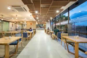 Restaurace v ubytování PLAAI Prime Hotel Rayong SHA Extra Plus