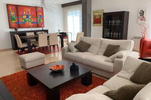 Posezení v ubytování Apartamento Miramar . Amplitud y Comodidad