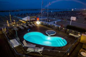 Bazén v ubytování Hotel Baia nebo v jeho okolí