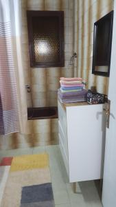 Μια τηλεόραση ή/και κέντρο ψυχαγωγίας στο BB Downtown Apartment