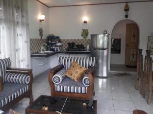 Ruang duduk di Simple Place