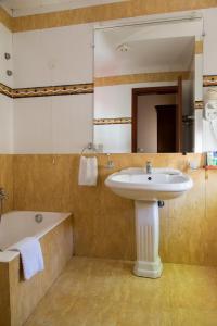Koupelna v ubytování Alexios Luxury Hotel