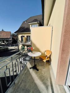 Rõdu või terrass majutusasutuses Hotel Rössli