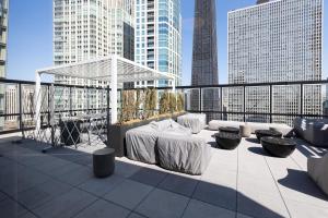 21 East - Chic DT Apts with Rooftop by Zencity