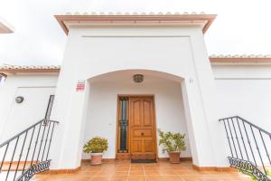 The facade or entrance of Villa Vallao Nerja Még 37 kép