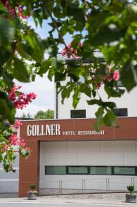 Certyfikat, podpis lub inny dokument wystawiony w obiekcie Hotel-Restaurant Gollner