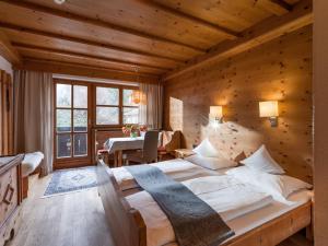 Voodi või voodid majutusasutuse Hotel Gasthof Blaue Quelle toas +37 fotot