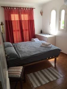 Katil atau katil-katil dalam bilik di Villa mit Meerblick, Indoorpool und Wlan in Cala D' Or +20 gambar