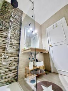 Kúpeľňa v ubytovaní Ocean and Sun Studio Apartment
