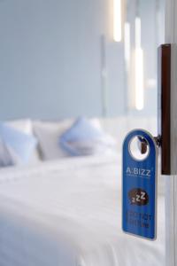 ABIZZ Hotel KwanPhayao客房内的一张或多张床位