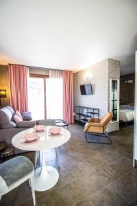 Molino Candeal Hotel Boutique & Apartamentos, Caniles ...