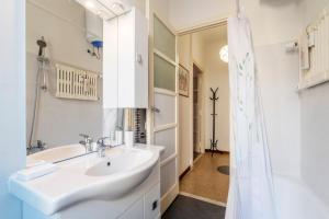 Ένα μπάνιο στο Piazza Bologna Comfortable Apartments