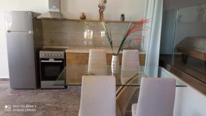 Kuchnia lub aneks kuchenny w obiekcie Zeus Throne Suites